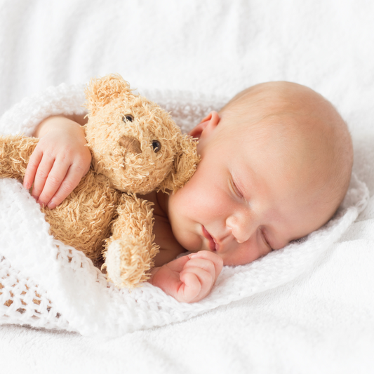 Warum Babys in den ersten Lebensmonaten so oft aufwachen